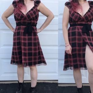 BETSEY JOHNSON Red Black Plaid Silk Wrap Tie Back Dress Sz 10 Circa 2010 Pretty